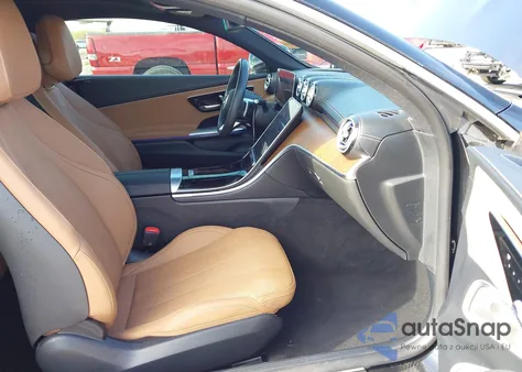 2024 Mercedes-Benz Cle 300 4Matic z USA, uszkodzony, nr VIN W1KMJ4HB8RF035431